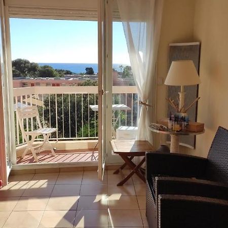 Appartement Lumineux Vue Mer Fréjus Exterior photo
